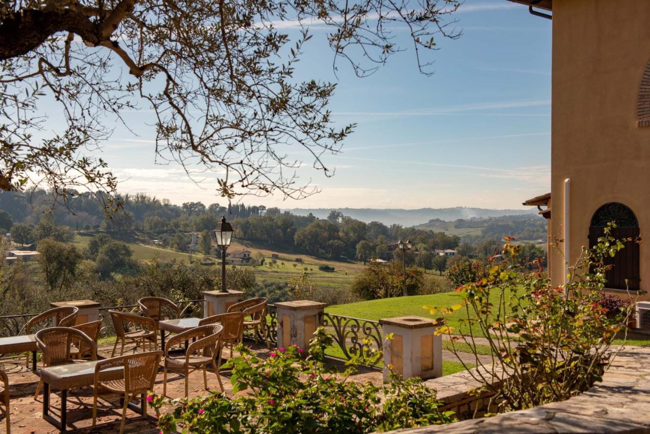 La Belle Evoque Hotel Poggio Catino Bagian luar foto